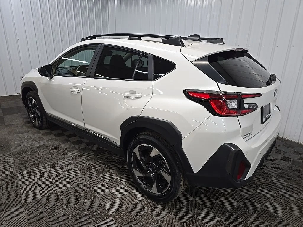 Used 2025 Crystal White Pearl Subaru Limited image 9