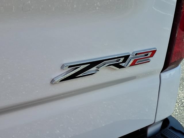 New 2026 Summit White Chevrolet ZR2 image 20
