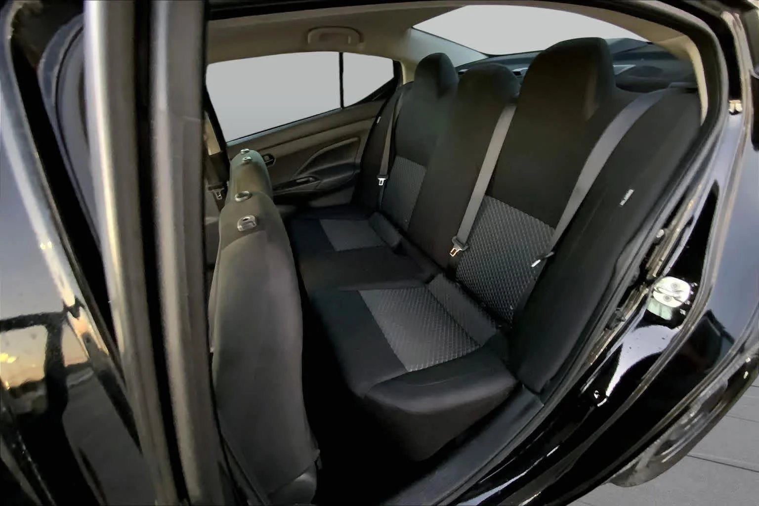 Used 2023 Super Black Nissan S image 18