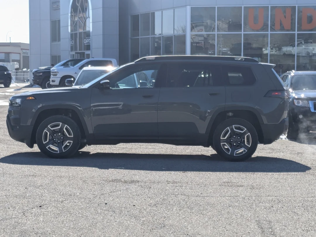New 2026 Grey Jeep Laredo - - 4x4 - Pkg 23F - Compact Spare - 1.6L Turbo Hybrid - 12.3 Touchscreen & More! image 5