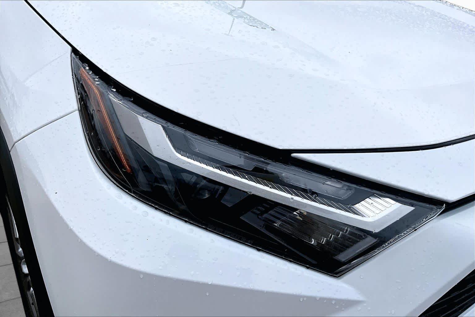 Used 2023 Ice Cap Toyota XLE image 28