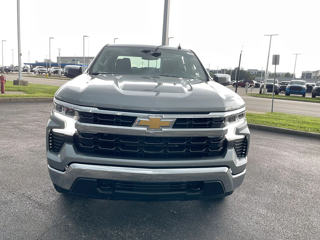 Used 2023 Sterling Gray Metallic Chevrolet LT image 29