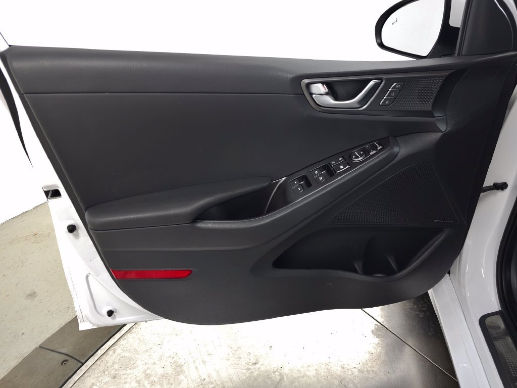 2021 Hyundai IONIQ Limited - Photo 12