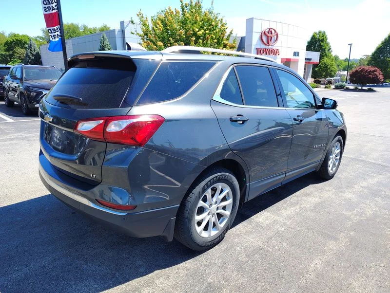 Used 2018 Gray Chevrolet LT image 4