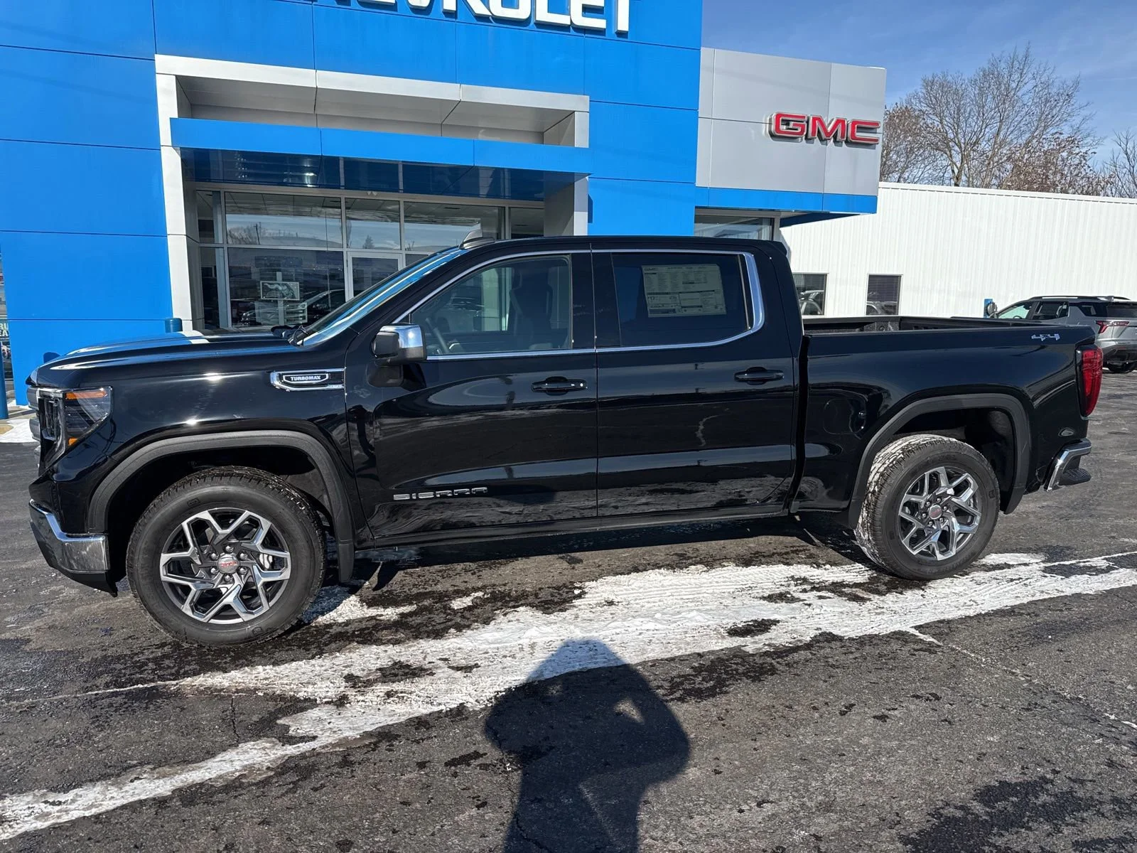 2026 GMC Sierra 1500 SLE - Photo 3
