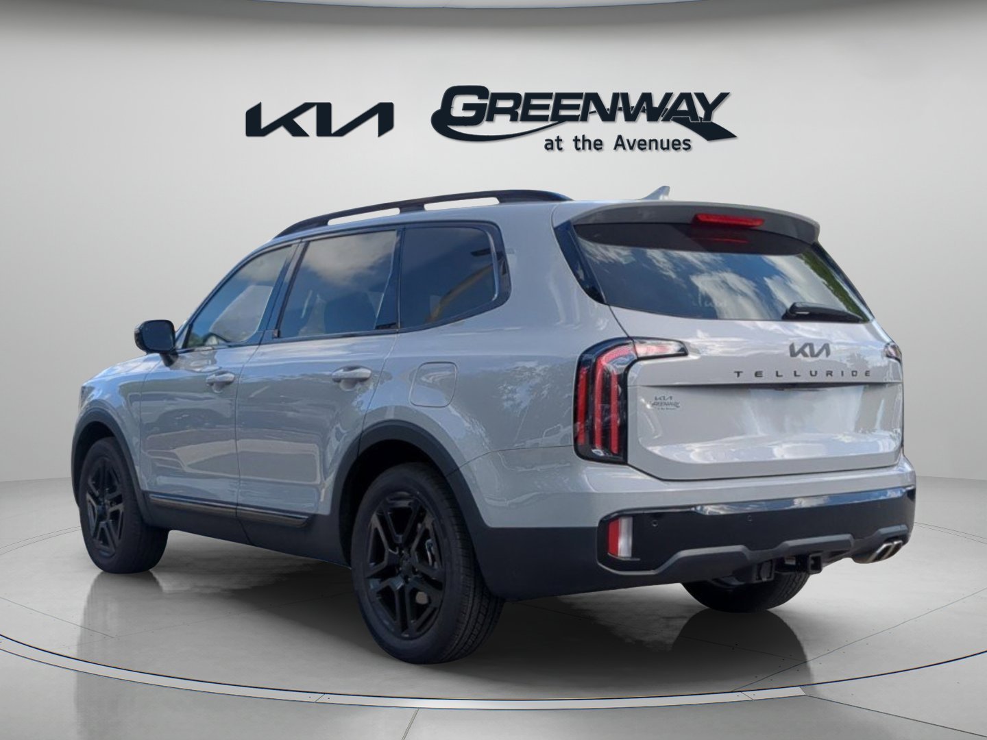 New 2025 Wolf Gray Kia SX X-Line image 4