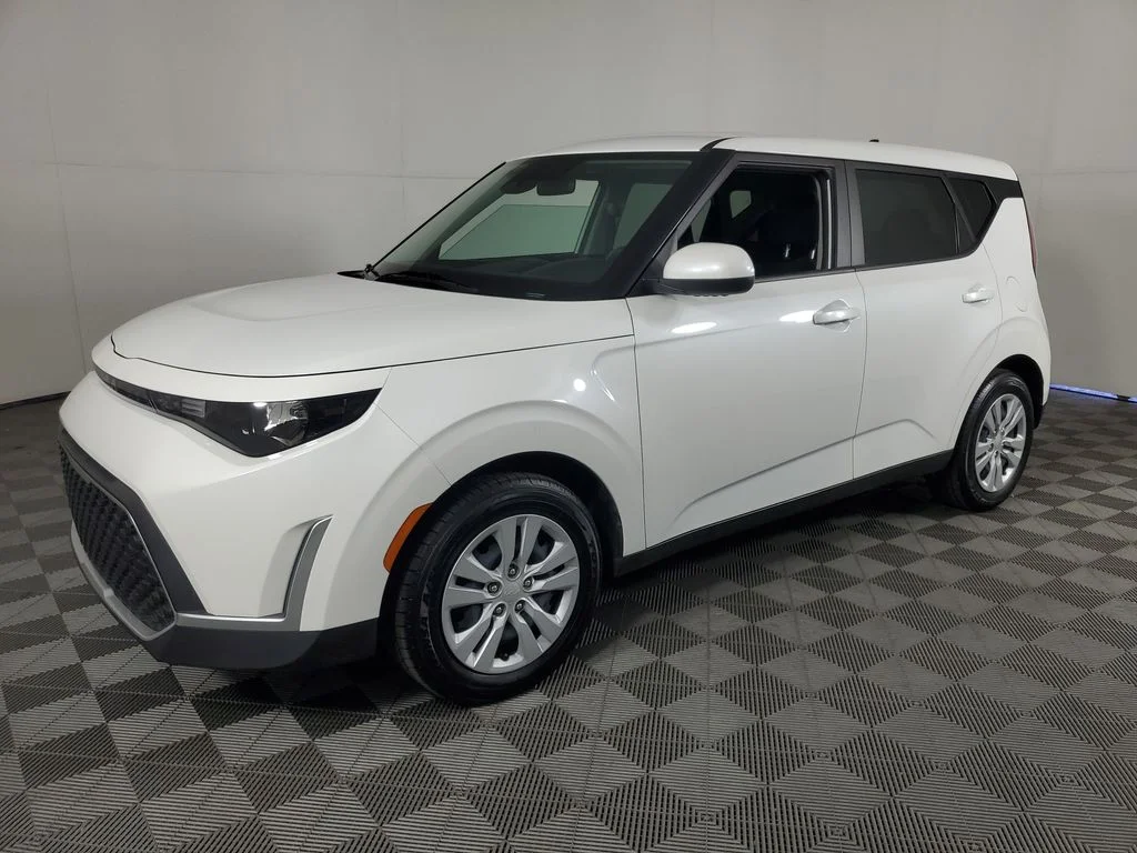 Used 2025 White Kia LX image 8