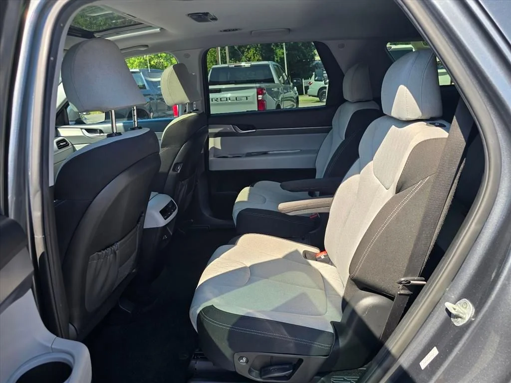 Used 2021 Gray Hyundai SEL image 11
