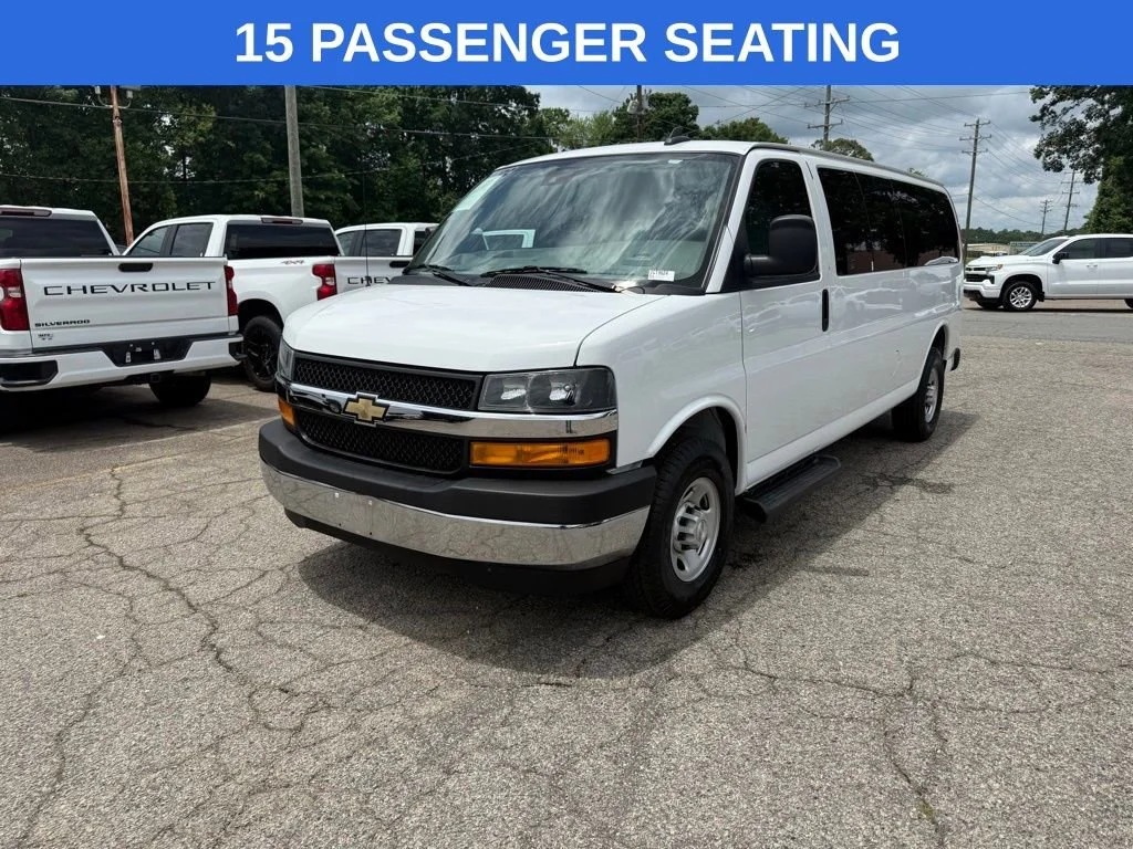 Used 2023 Summit White Chevrolet 1LT image 1