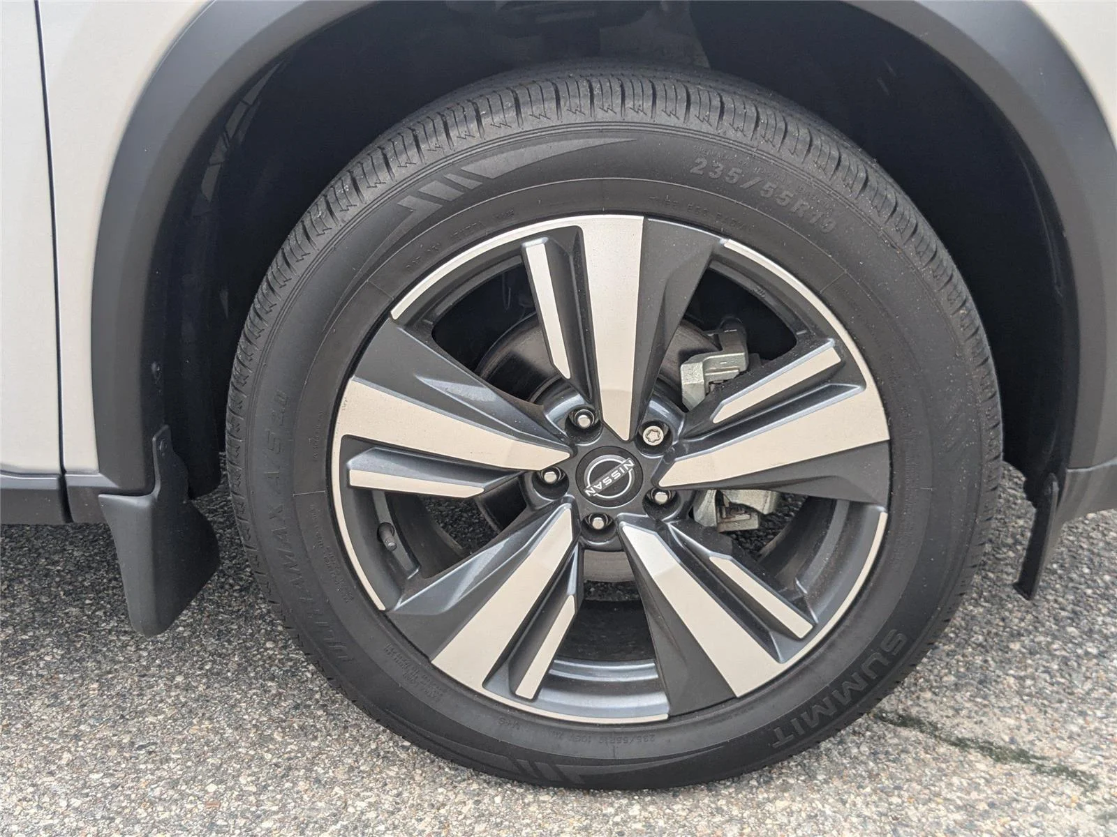 Used 2022 Brilliant Silver Metallic Nissan Platinum image 10