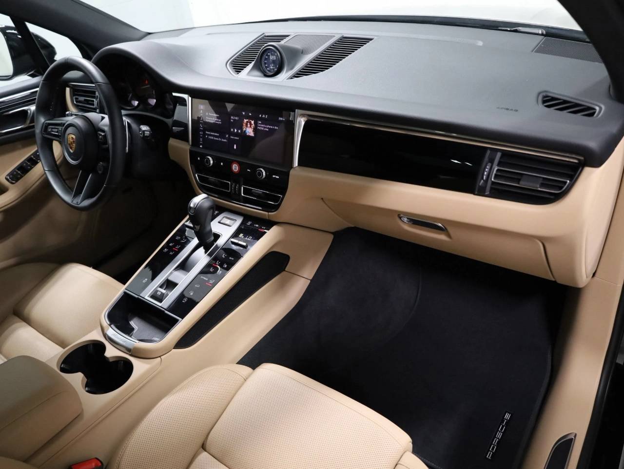 2026 Porsche Macan Base - Photo 6
