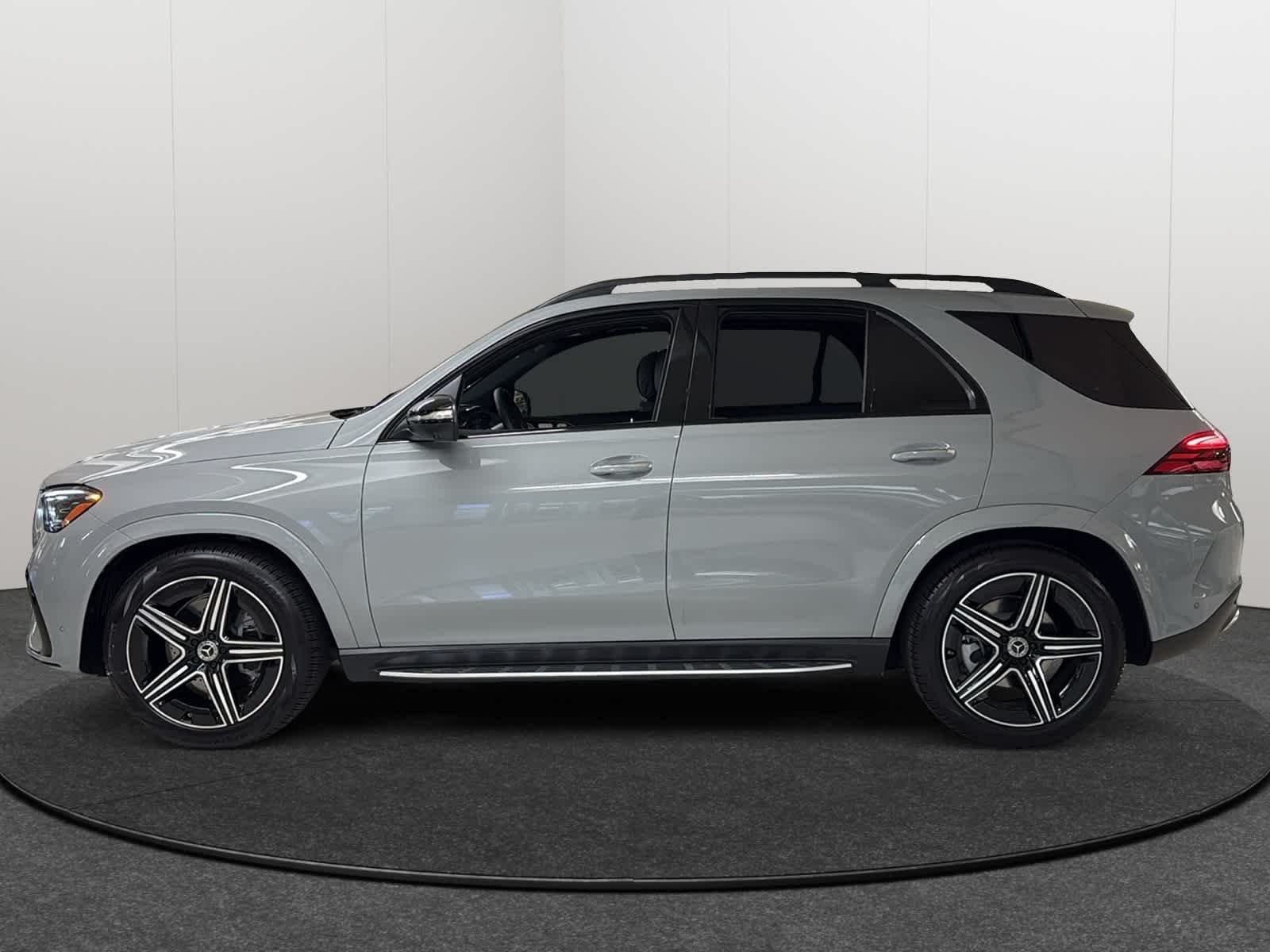 New 2026 MANUFAKTUR Alpine Grey Mercedes-Benz GLE 580 image 3
