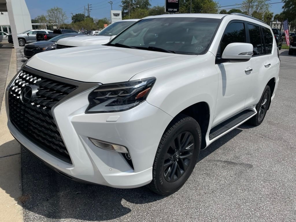 Used 2022 White Lexus 460 image 1