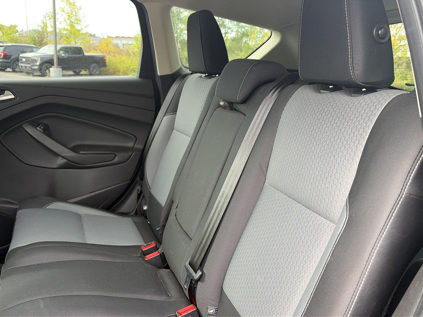Used 2017 Magnetic Ford SE image 9