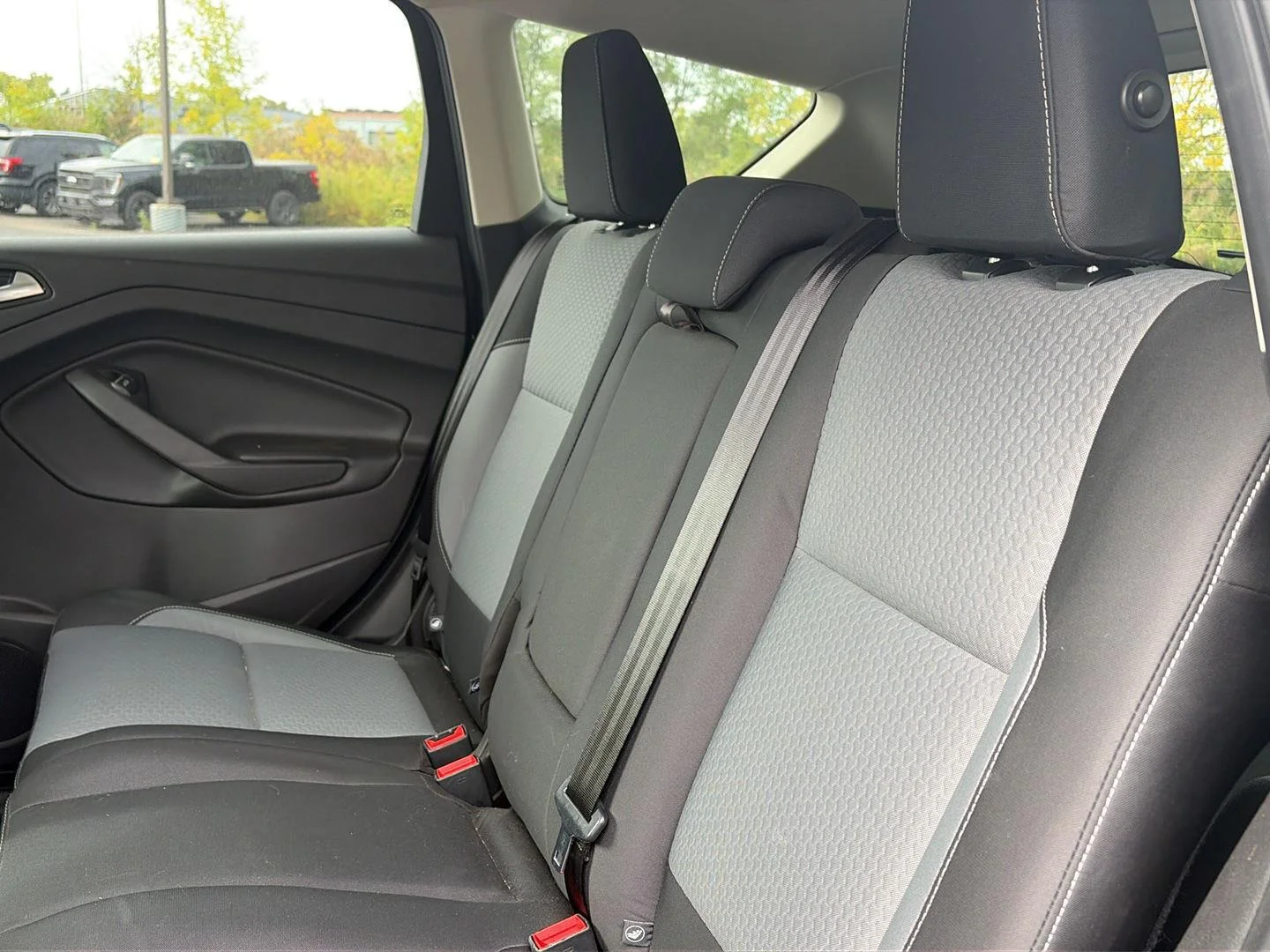 Used 2017 Magnetic Ford SE image 9