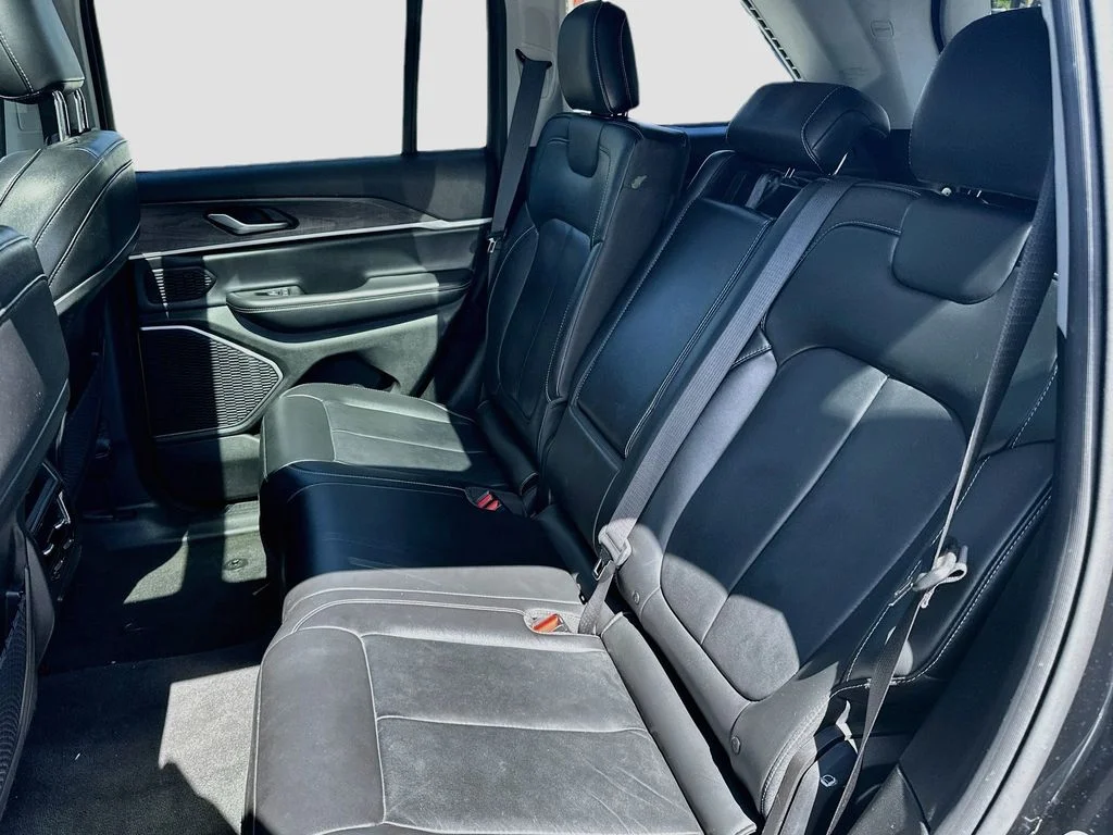 Used 2022 Black Jeep Limited image 27