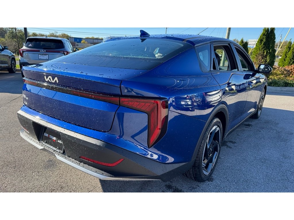 2025 Kia K4 EX photo 2