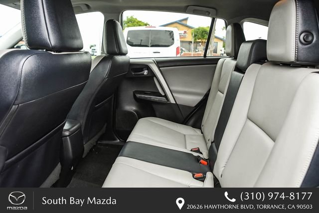 Used 2017 Blue Toyota Platinum image 18