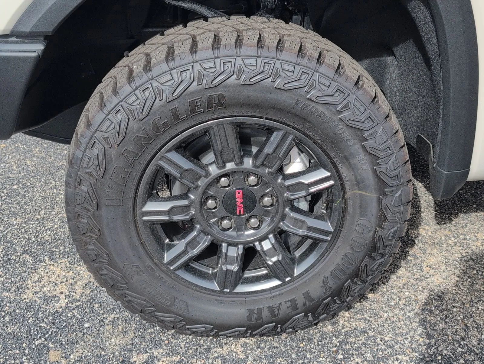 2026 GMC Sierra 1500 AT4X - Photo 11