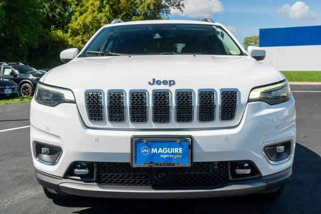 Used 2021 White Jeep Limited image 3