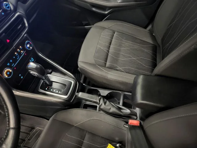Used 2020 Red Ford SE image 33