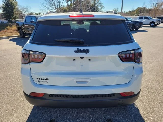 New 2026 Bright White Clearcoat Jeep Latitude image 12