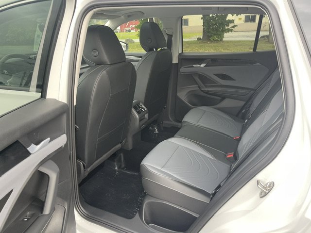 New 2026 Pure White Volkswagen 2.0T SE image 11