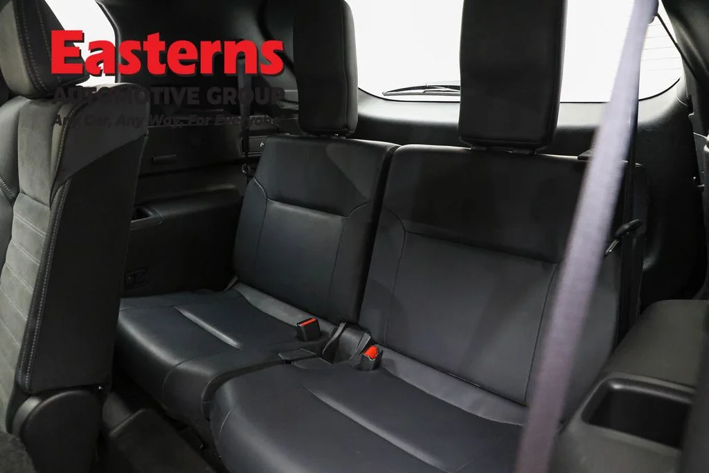 Used 2025 Red Mitsubishi SE image 26