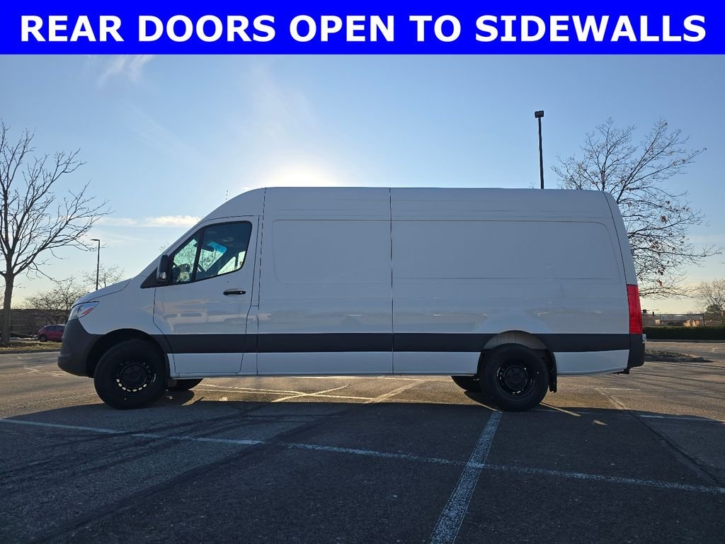 New 2025 Arctic White Mercedes-Benz Cargo 170 WB image 9