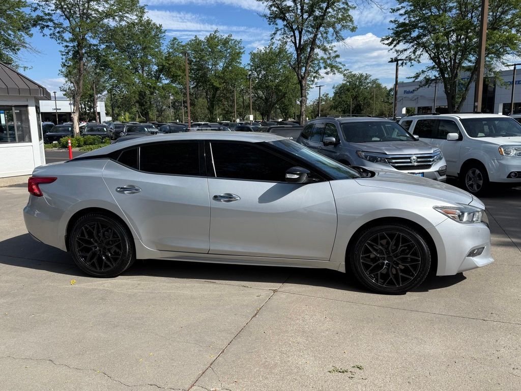 Used 2017 Brilliant Silver Nissan 3.5 SV image 3