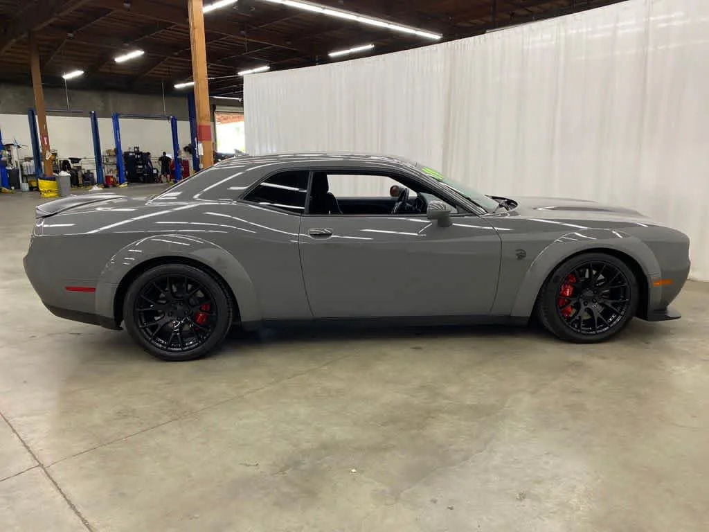 Used 2019 Destroyer Gray Clearcoat Dodge SRT Hellcat Redeye image 7
