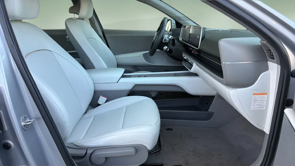 Used 2023 Curated Silver Hyundai SEL image 28