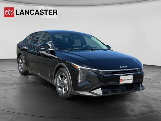 2025 Kia K4 LXS AT's photo