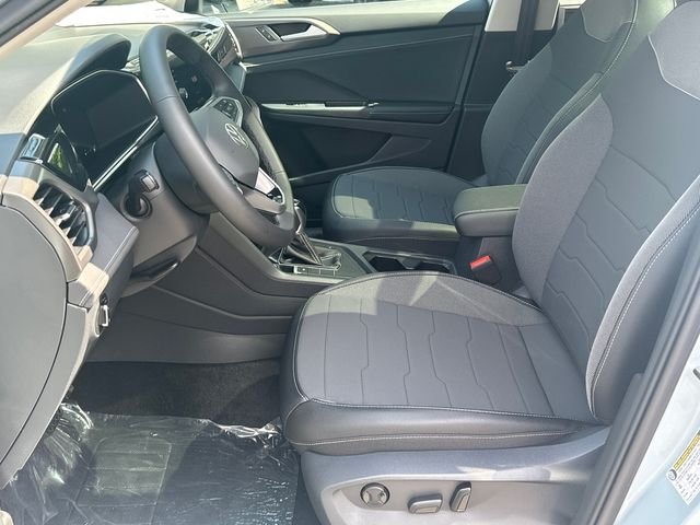 New 2026 Gray Volkswagen 1.5T SE Black image 9