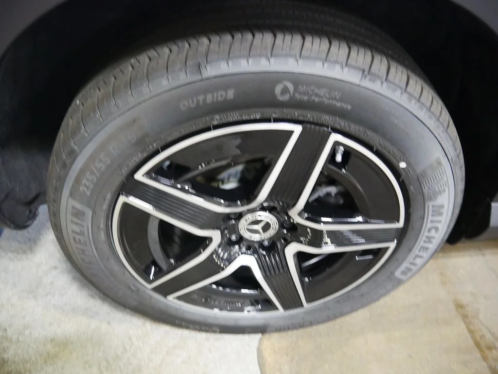 Certified Used 2026 MANUFAKTUR Alpine Grey Mercedes-Benz GLC 300 image 13