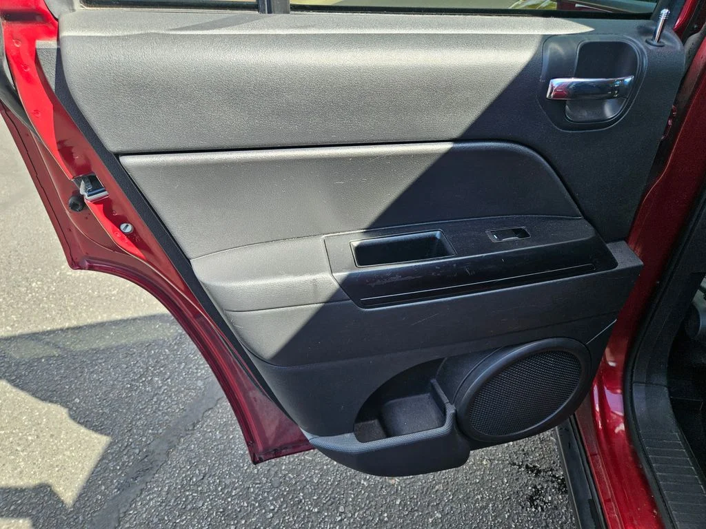 Used 2016 Red Jeep Sport image 10