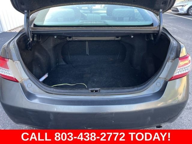 Used 2011 Gray Toyota LE image 26