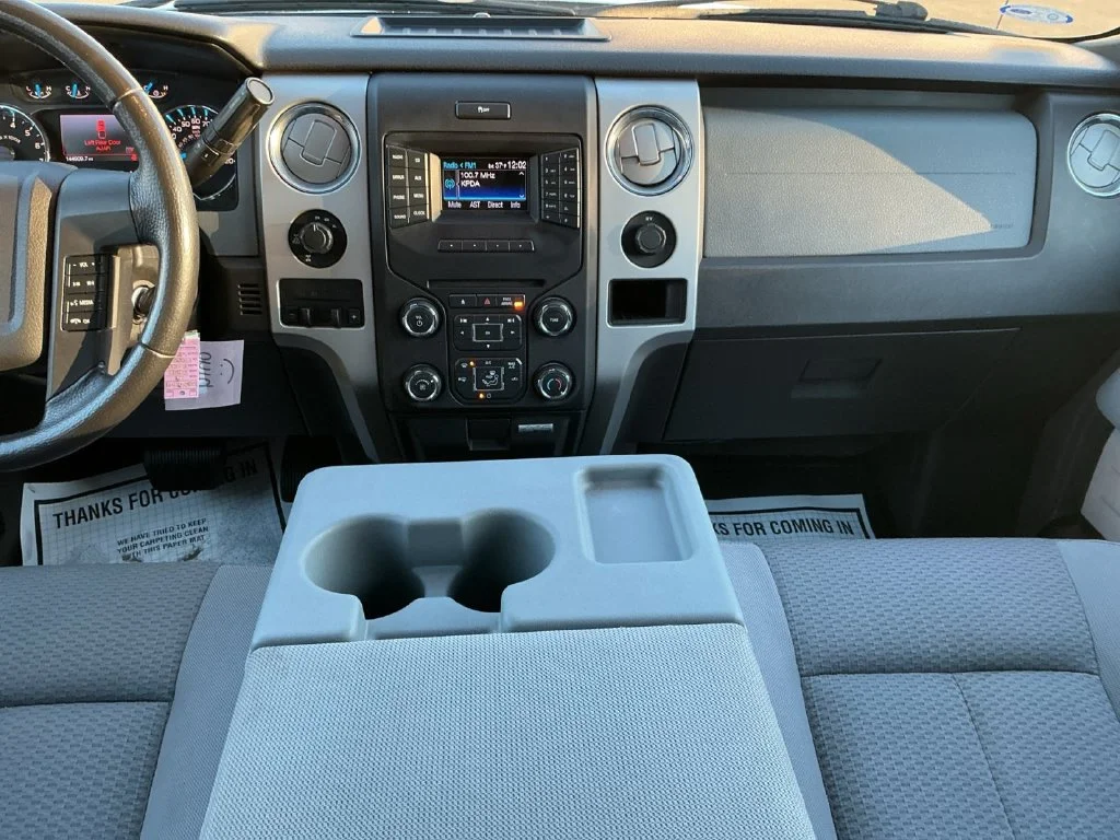 Used 2013 White Ford XLT image 26