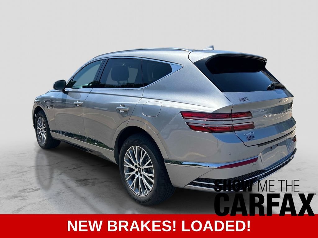 Used 2025 Silver Genesis 2.5T image 3