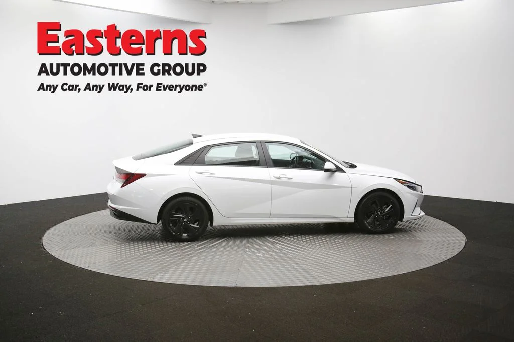 Used 2022 White Hyundai SEL image 43