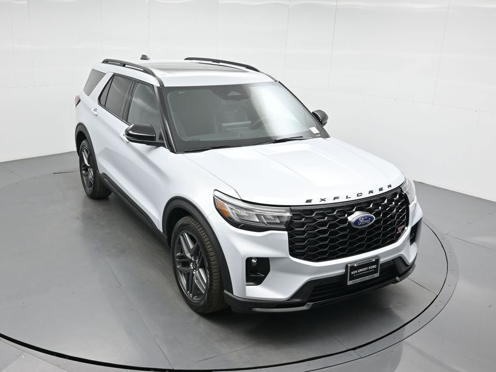 New 2026 Space White Metallic Ford ST image 36