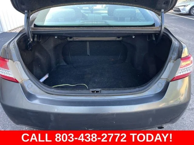Used 2011 Gray Toyota LE image 26