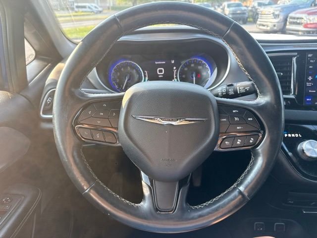 Used 2018 Blue Chrysler Touring L Plus image 18