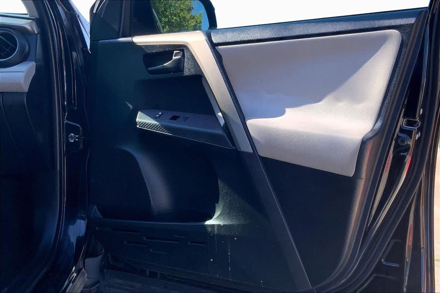 Used 2015 Black Toyota LE image 23