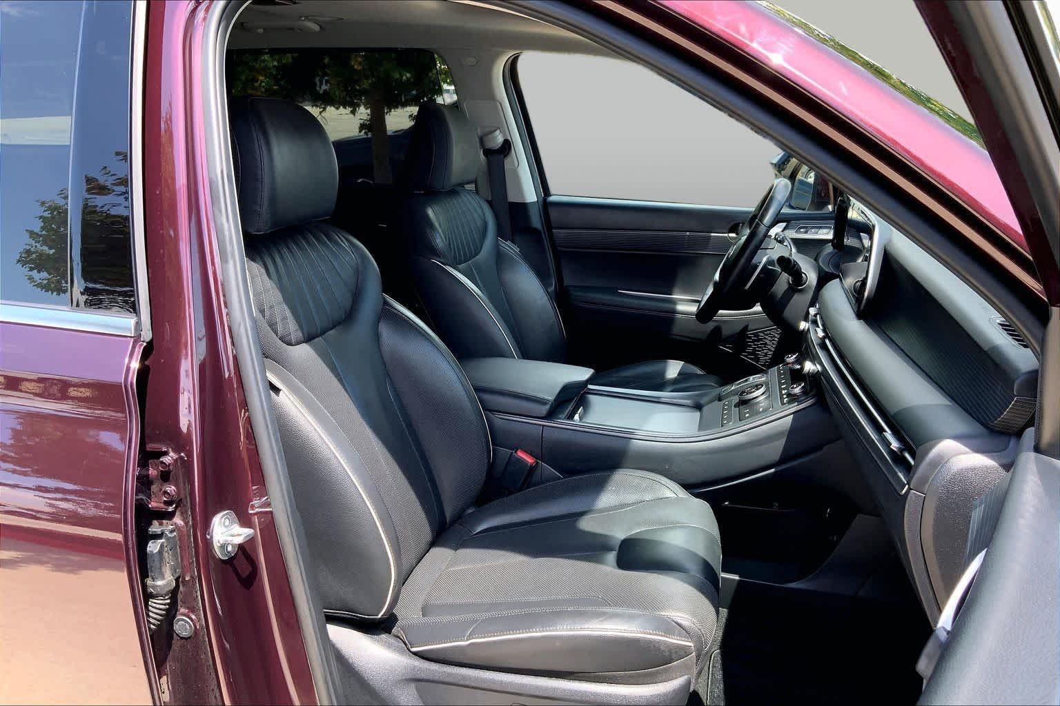 Certified Used 2023 Sierra Burgundy Hyundai Limited image 9