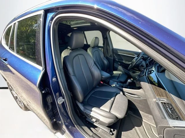 Used 2018 Blue BMW xDrive28i image 29