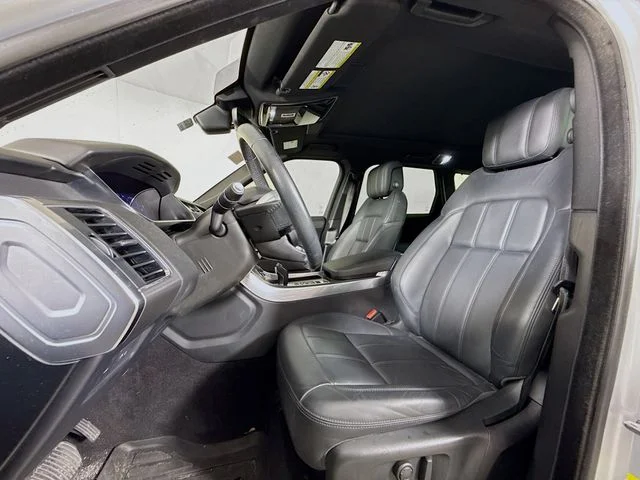 Used 2021 Silver Land Rover SE image 11