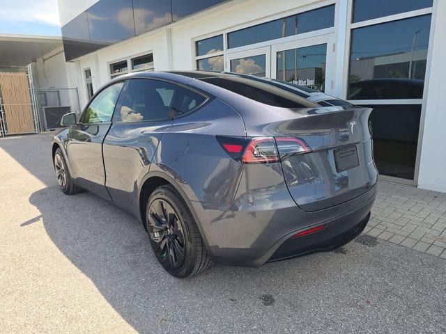 2023 Tesla Model Y Long Range - Photo 5