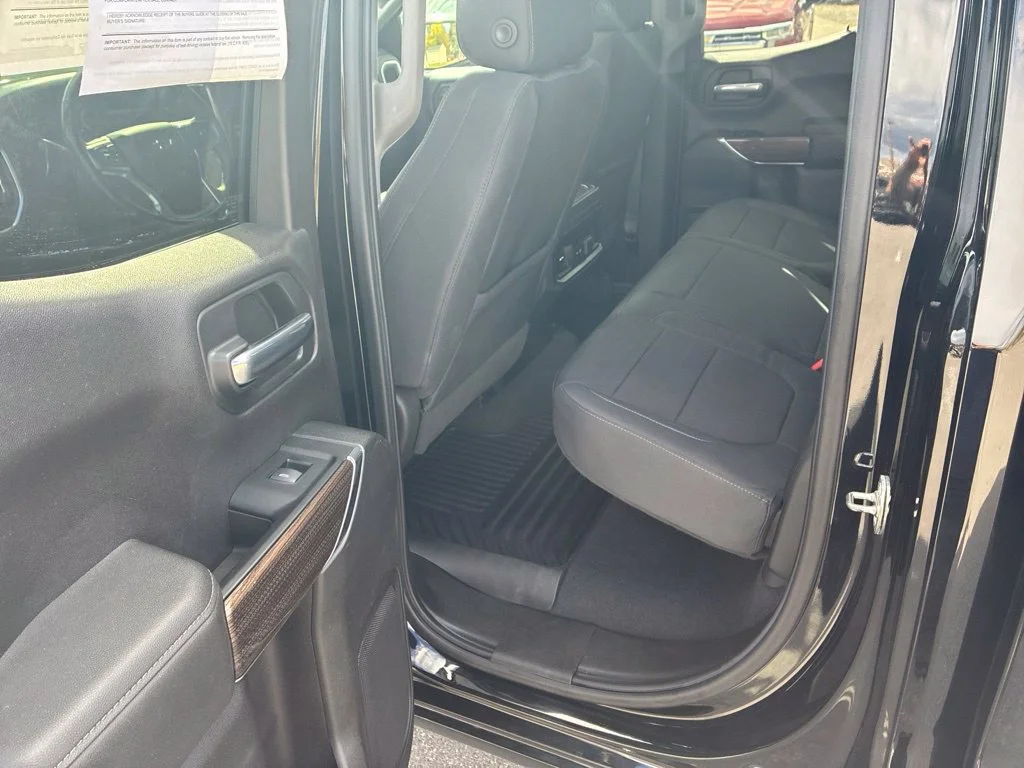 Used 2019 BLACK Chevrolet RST image 41