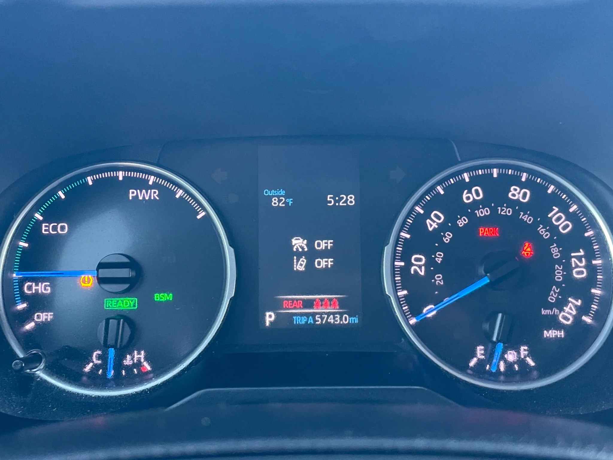 Used 2021 Super White Toyota Hybrid XLE image 9